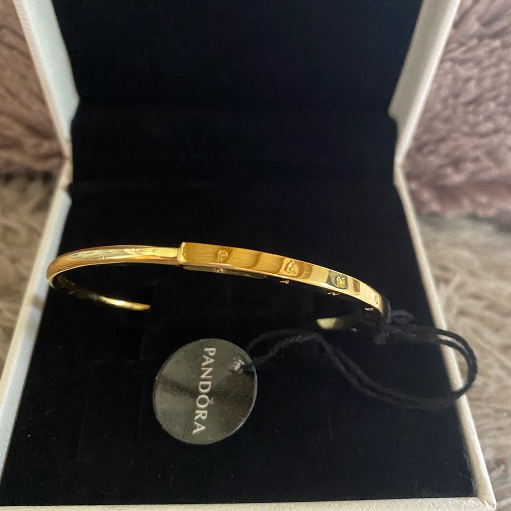 Pandora signature bangle bracelet gold